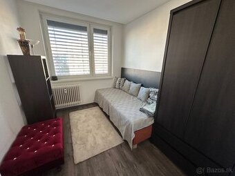 izba v 3-izbovom byte – Košice, Západ – Terasa
