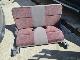 Nissan Terrano Sedačky