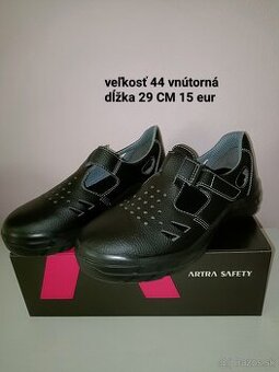 Pracovná obuv veľkosť 44 . 2 x