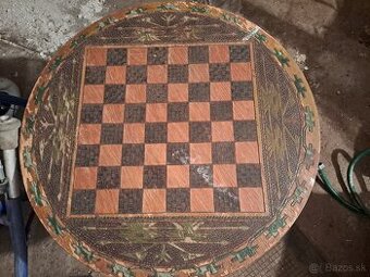 Predám šachový stolík