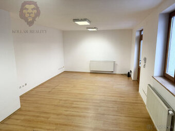 TOP priestory 45 m² – Námestie Trenčín za 400 €