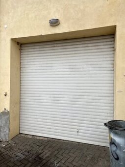 Rolovacia garazova brana