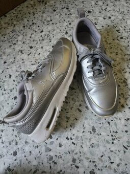 Dámske tenisky Nike veľ. 40