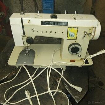 Predám šijací stroj.