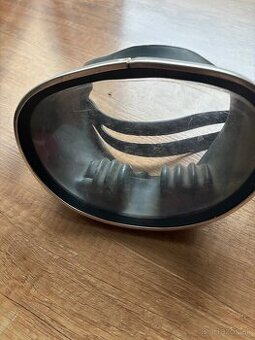 Staré retro potápačské okuliare