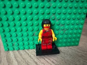 Lego ninjago Nya figúrka