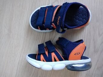 Sandálky značky Loap