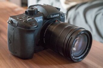 Panasonic Lumix DC-GH5 + 12-60mm LEICA F2,8-4
