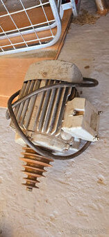 Predam elektromotor vykon 2,2 KW