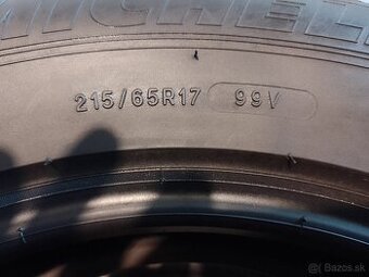 215/65 R17 99V Michelin
