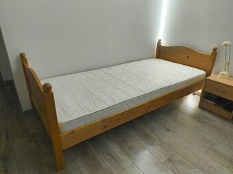 Postel s matracom