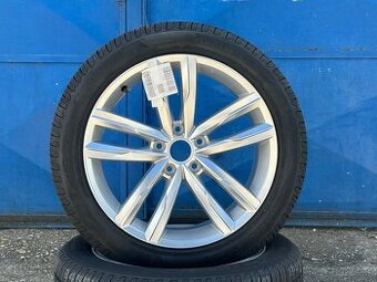 Volkswagen disk R18 5x112 235/45/18 Pirelli