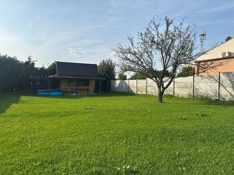 ZAHRADA - S CHATKOU -DOLNE K. POLIA ..UDRŽIAVANA