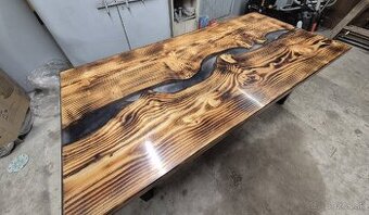 Epoxidovy zalievany stôl