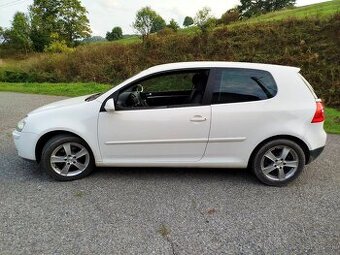 Volkswagen Golf 1,6 benzín + plyn