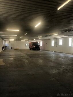 Výrobno - skladový objekt  173m2