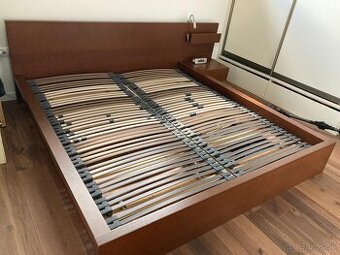 Postel ikea malm