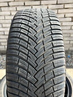 215/45R20 Pirelli Cinturato Allseason SF2 - Celoročná