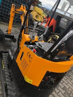 Mini Bager 1000kg nove