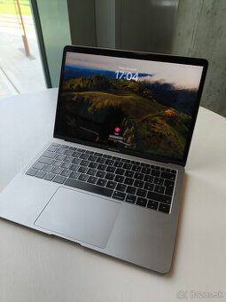 MacBook Air 13" (2019) – krásny, málo používaný, top stav