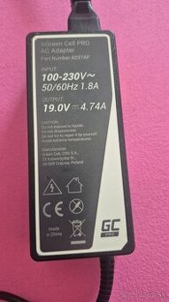 AC adaptér na notebook