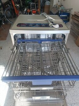 Umývačka riadu ETA