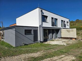 (A1) Moderné bývanie v Bitarovej - 4 izbový dom s garáž