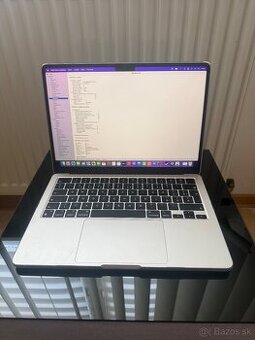 MacBook Air M2 (2022) – ako nový, 9 cyklov