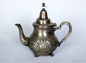 Strieborný orientálny kovový čajník