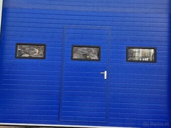 Garazova brana s dverami