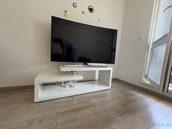 Predám Samsung TV 55" UHD 4K Zakrivená Smart TV UE55KU6172 - 1