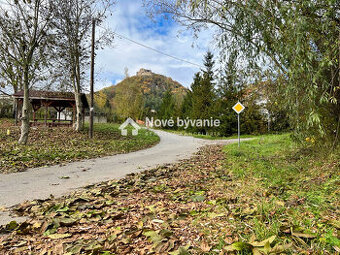Na predaj krásny pozemok so stavebným povolením – Kapušany (