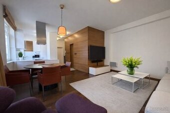 ELEGANTNÝ 2-IZBOVÝ BYT, ABSOLÚTNE CENTRUM, GRÖSSLINGOVA UL.