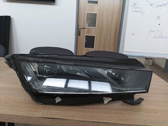 Škoda Octavia 4 predné pravé svetlo