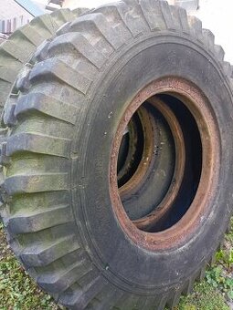 Gumy pneumatiky na vlečky