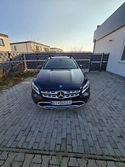 Mercedes-Benz GLA 220 X156 2018 rok