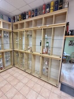 Skladové regále a policové skrinky rôznych rozmerov