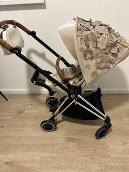 Cybex Mios flower