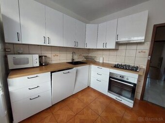 Priestranný 3-izbový byt 80 m2, Košice - KVP