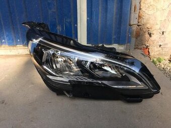 PEUGEOT 3008 2017- PRAVÉ PREDNÉ SVETLO