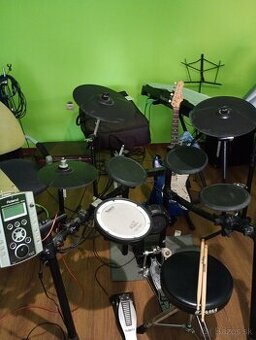 ROLAND TD9