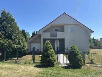 Príležitosť v Hornej Strede: 5i RD + pozemok na ďalšiu výsta