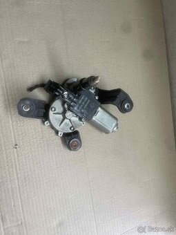 Zadný motorček stieračov Opel Astra J 2013 - 1