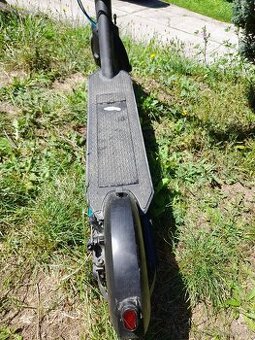Elektricka kolobezka v dobrom stave,