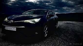 Vymením Toyota avensis 2017 výmena za benzín