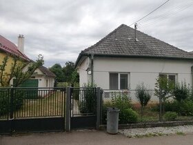 Starší rodinný dom s veľkým pozemkom - 1