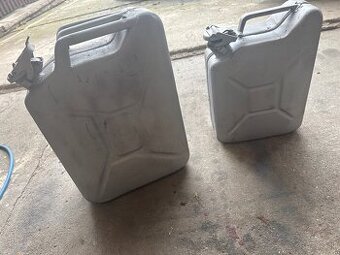 Plechová bandaska, kanister