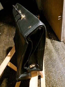 Cestovný kufor na oblek