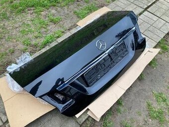 Zadné kufrové dvere na Mercedes w212