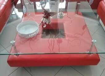 Sklenený koženny stôl